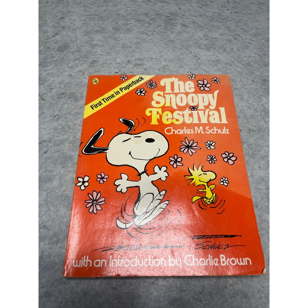 The Snoopy Festival Charles M. Schulz Peanuts Vintage 1980 Paperback Book